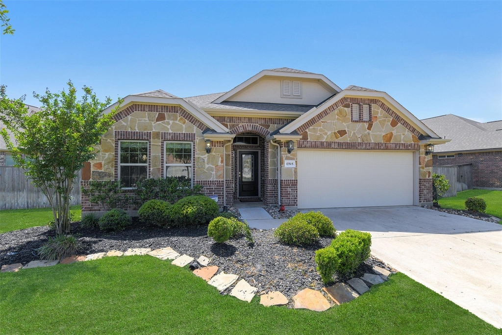 17515 Cypress Hilltop Way - Photo 0