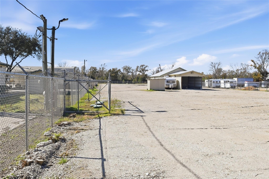 12123 West Dr - Photo 18