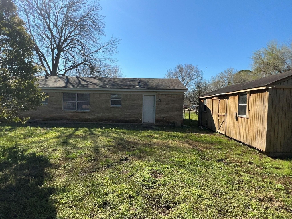 224 Stuart Street - Photo 3