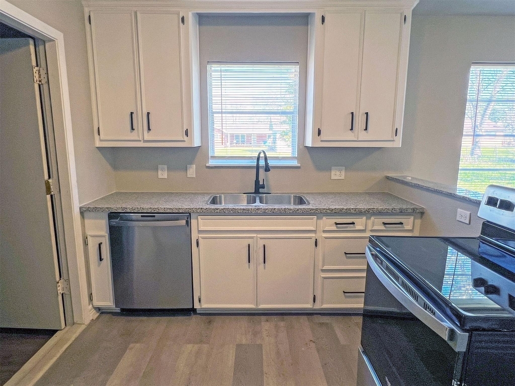 224 Stuart Street - Photo 10