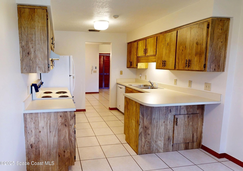 9017 Manchester Lane - Photo 7