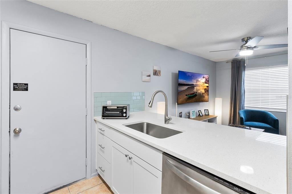 2272 16th Avenue Sw - Photo 2