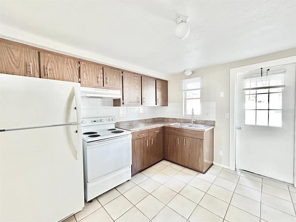 5805 Delaware Avenue - Photo 4