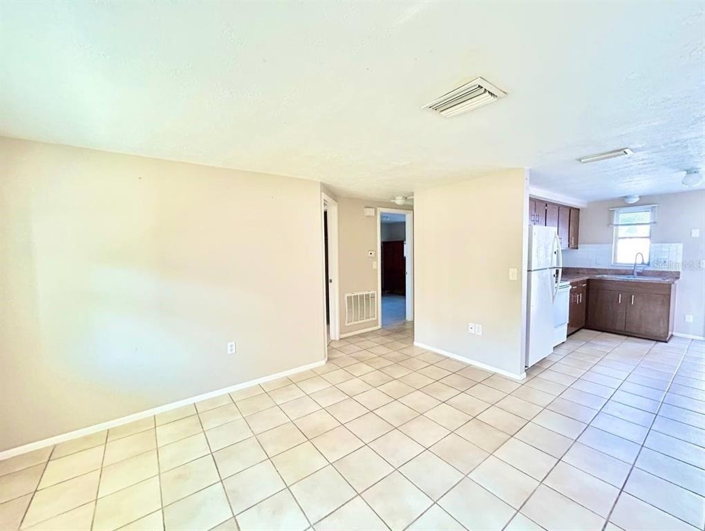 5805 Delaware Avenue - Photo 2