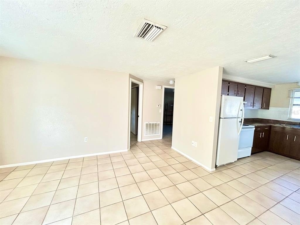 5805 Delaware Avenue - Photo 3