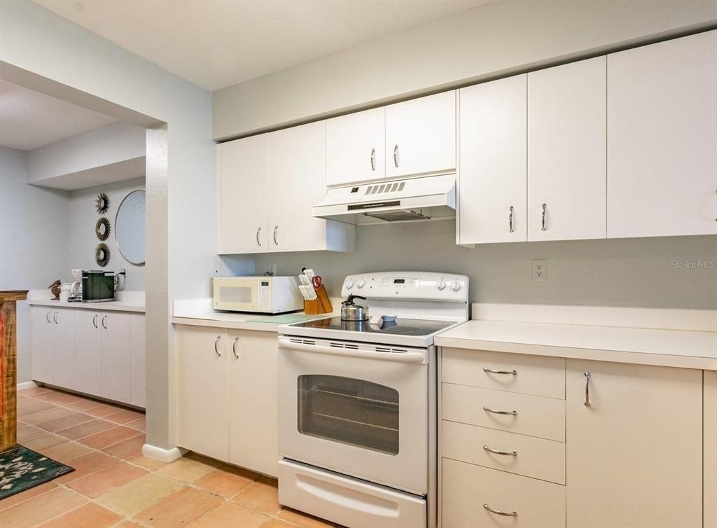 6085 Bahia Del Mar Circle - Photo 4