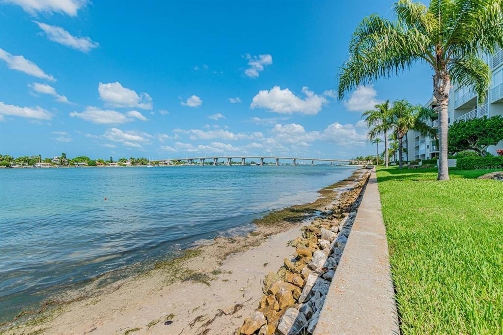 6085 Bahia Del Mar Circle - Photo 24