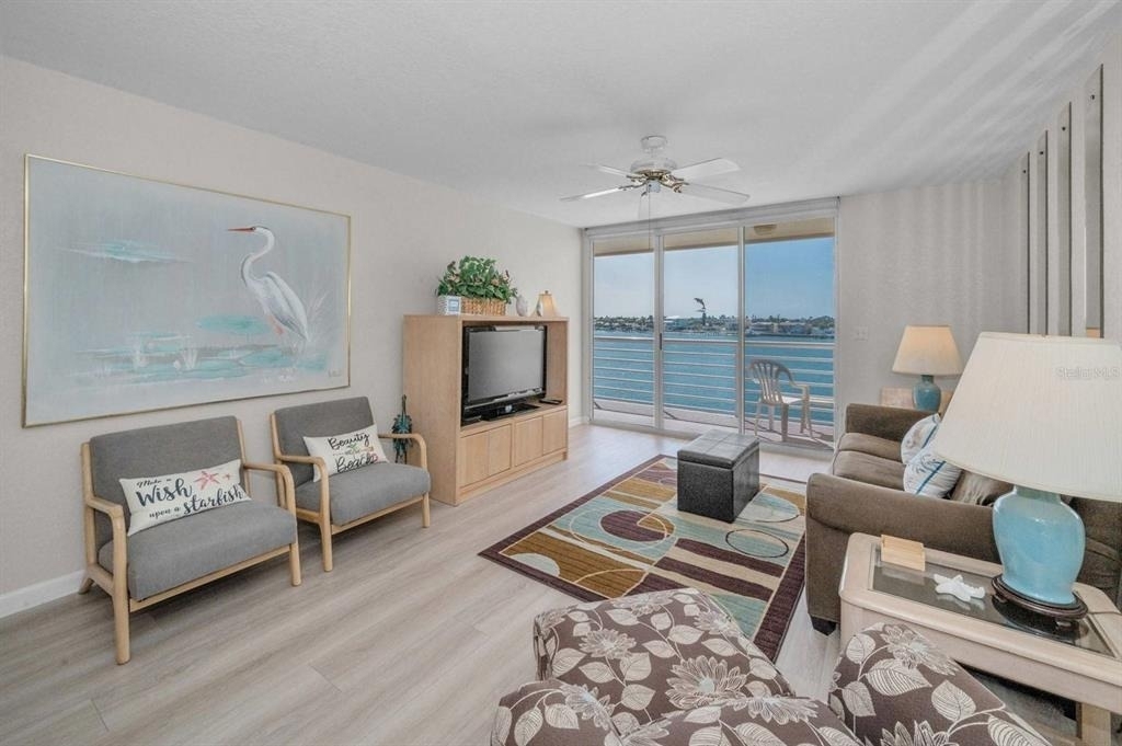 6085 Bahia Del Mar Circle - Photo 8