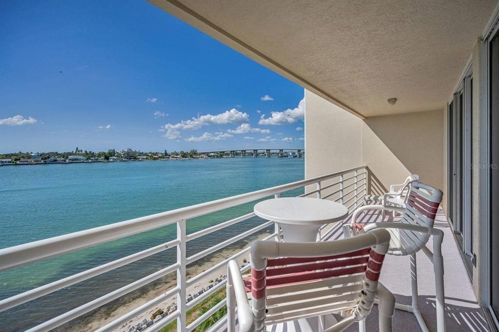 6085 Bahia Del Mar Circle - Photo 16