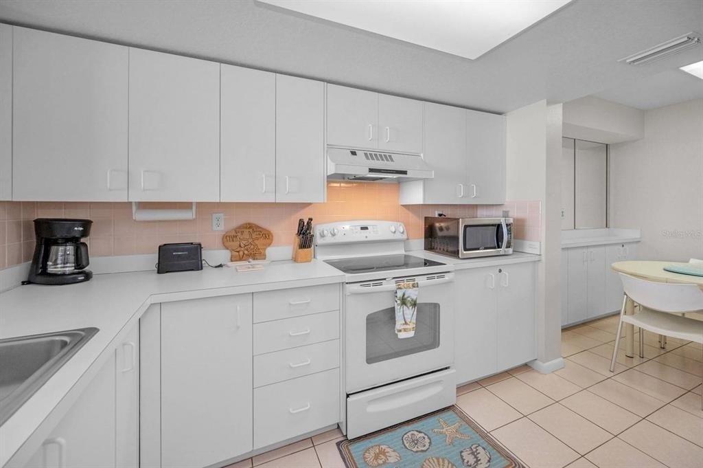 6085 Bahia Del Mar Circle - Photo 4