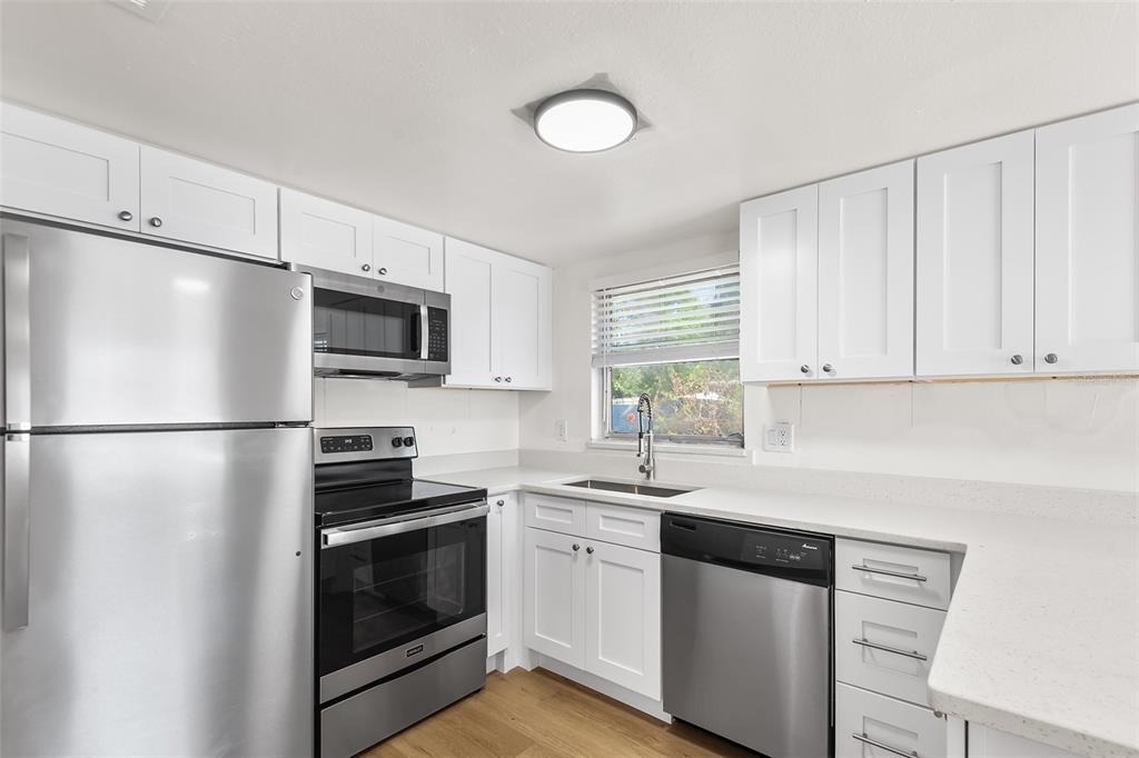 555 62nd Street S - Photo 3