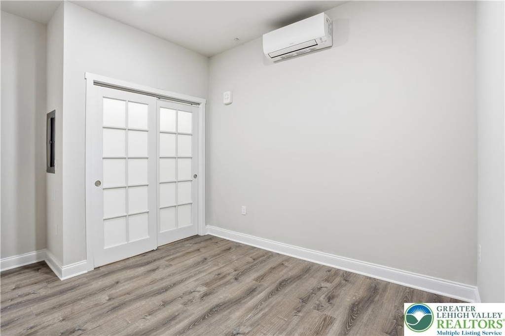 109 S Centre Street - Photo 3
