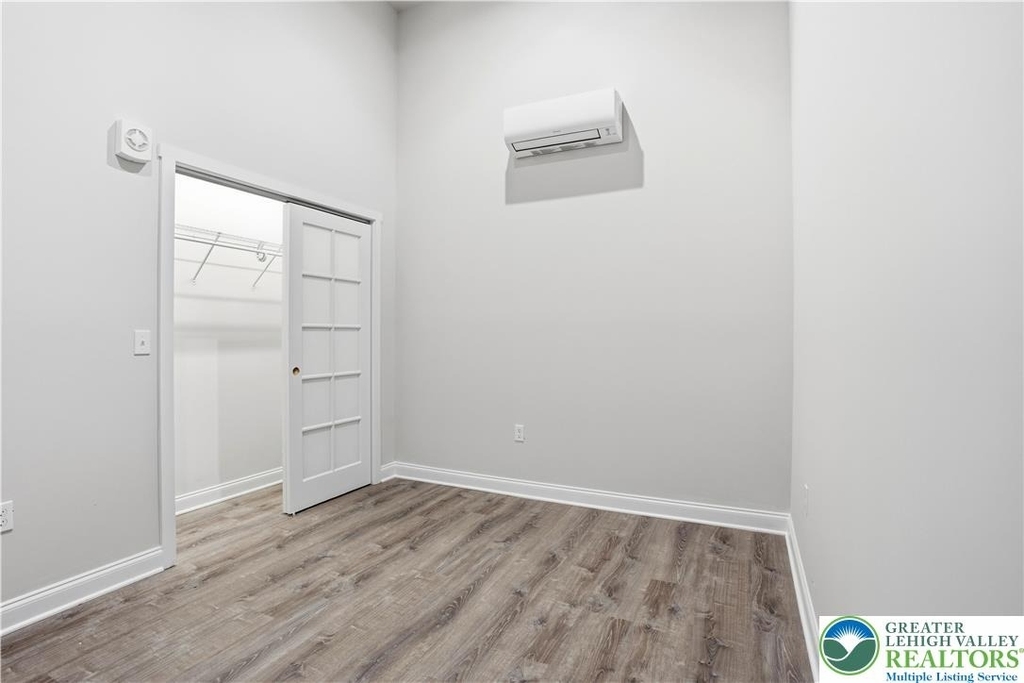 109 S Centre Street - Photo 3