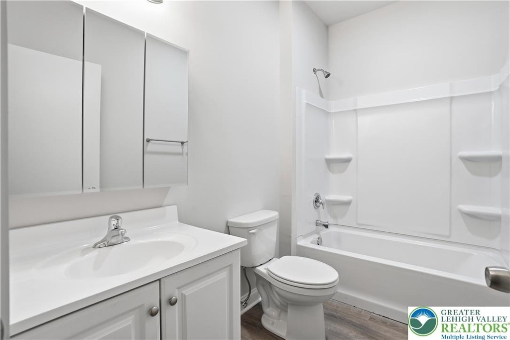 109 S Centre Street - Photo 4