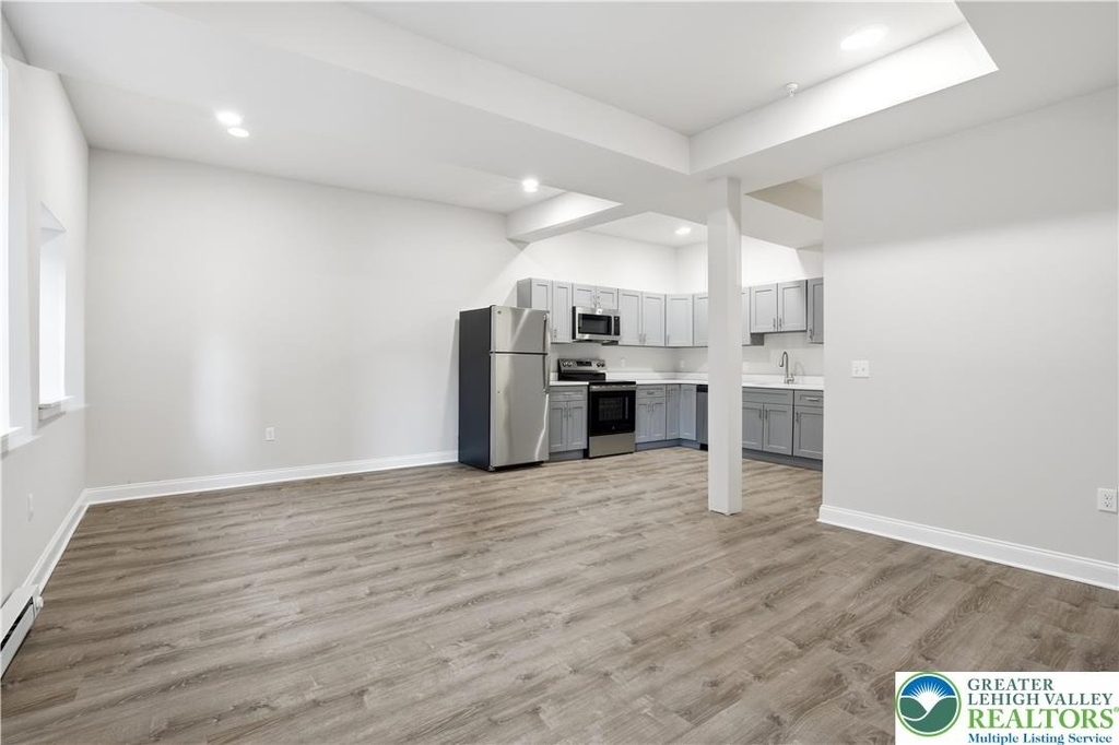 109 S Centre Street - Photo 4