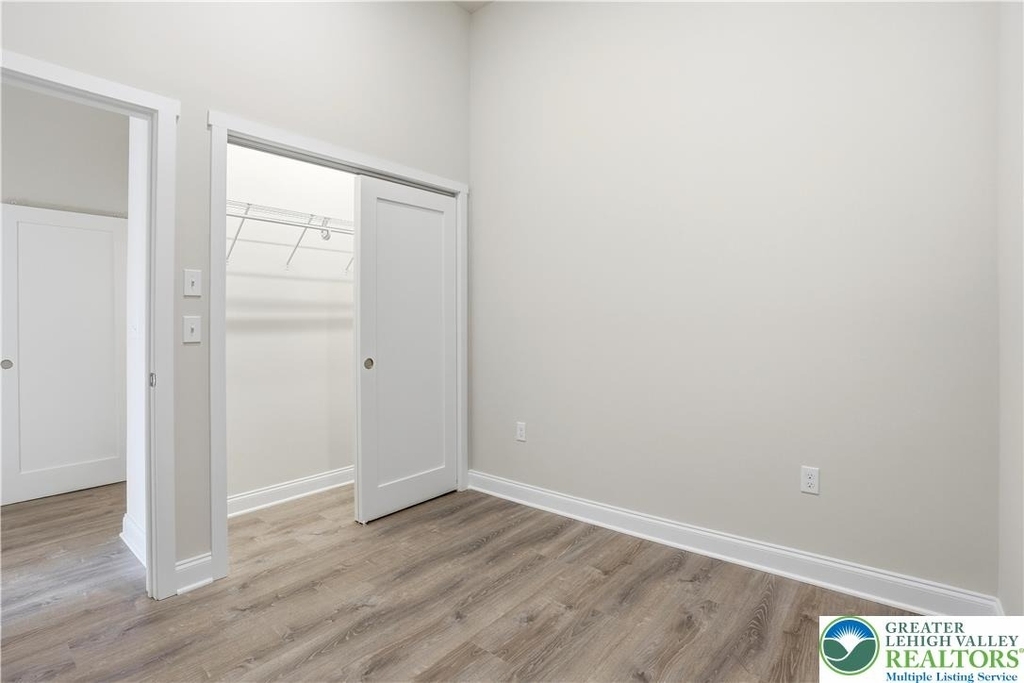 109 S Centre Street - Photo 7