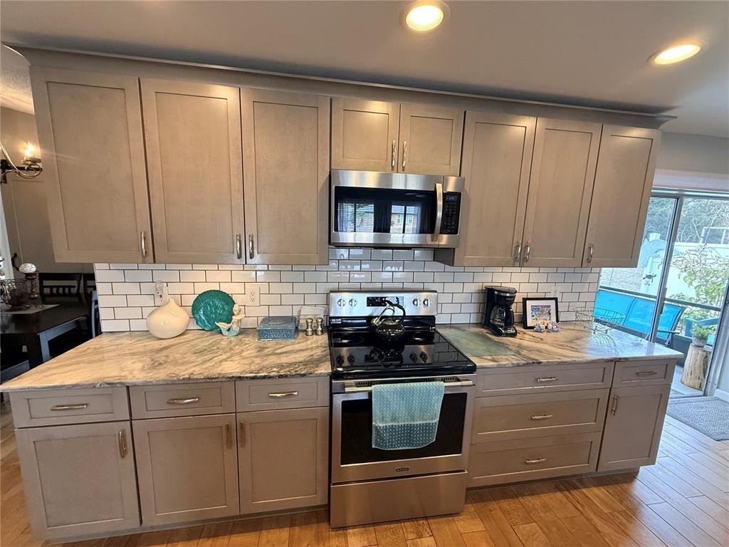 22497 Glen Avenue - Photo 9