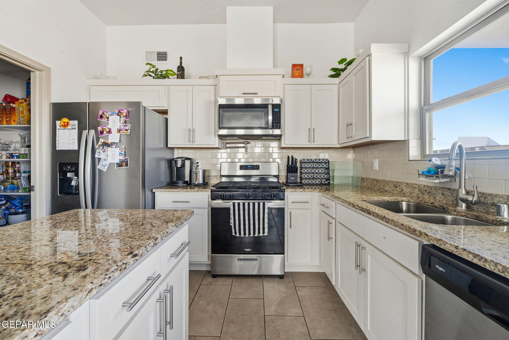 1181 Summer Rain Street - Photo 4