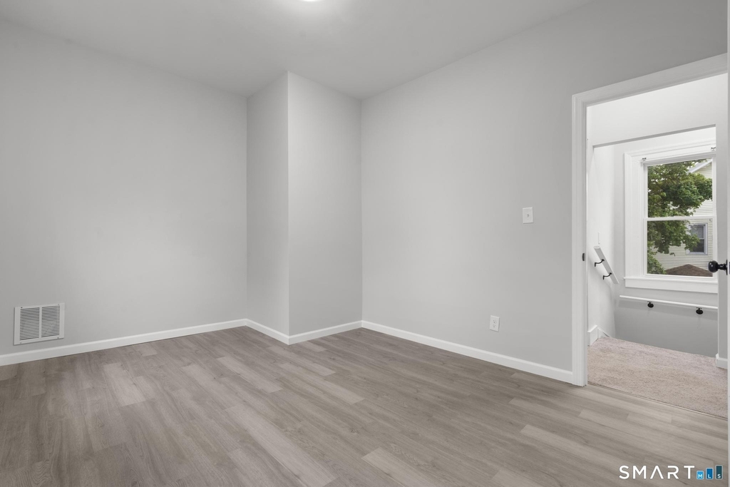 20 Waverly Street - Photo 5