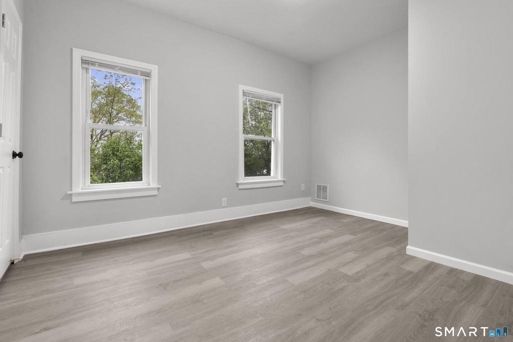20 Waverly Street - Photo 4
