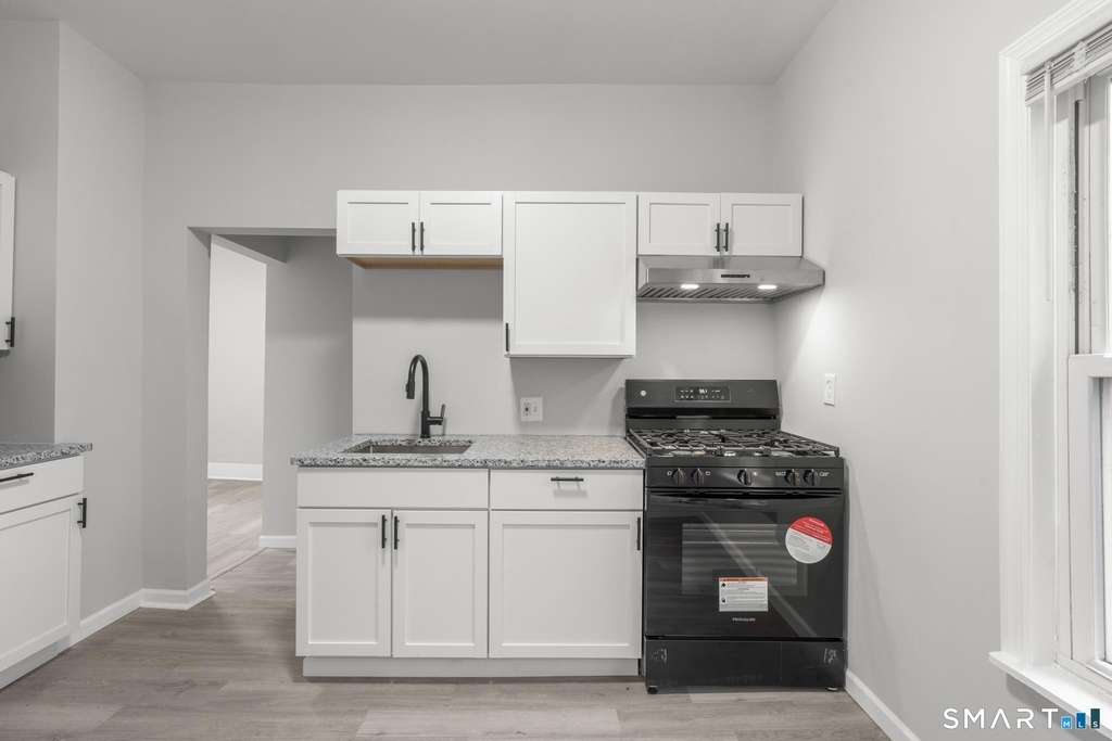 20 Waverly Street - Photo 11
