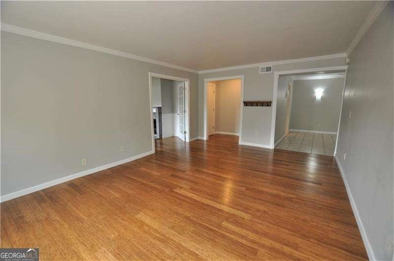 6851 Roswell Road - Photo 4