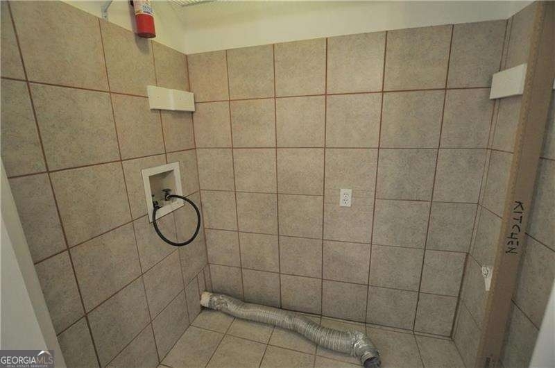 6851 Roswell Road - Photo 21