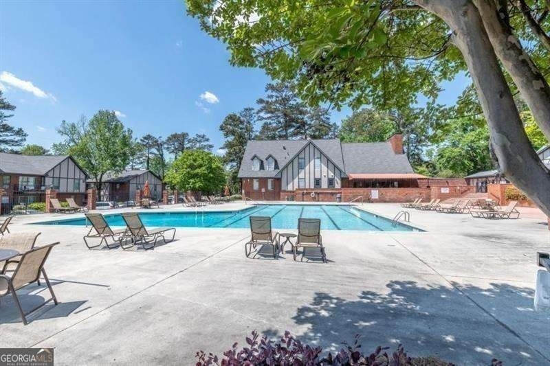6851 Roswell Road - Photo 29