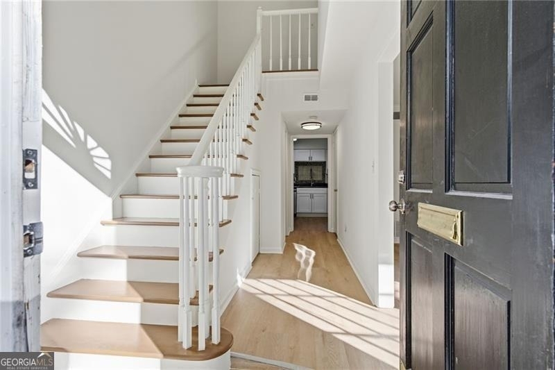6520 Roswell Road - Photo 2