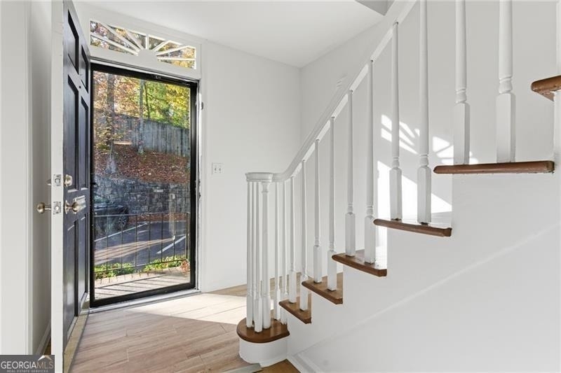 6520 Roswell Road - Photo 3
