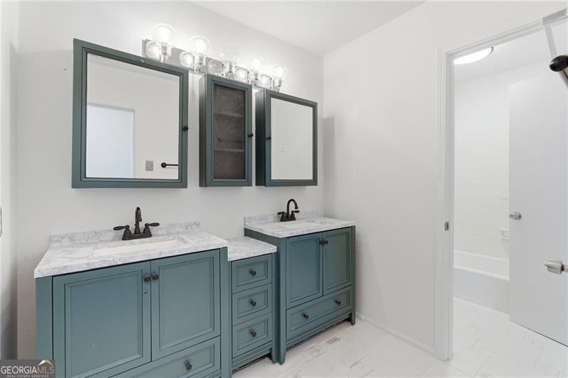 6520 Roswell Road - Photo 17