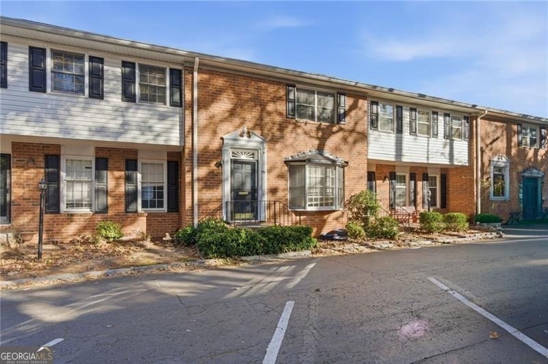 6520 Roswell Road - Photo 1