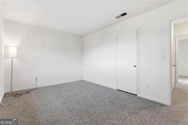 6520 Roswell Road - Photo 19