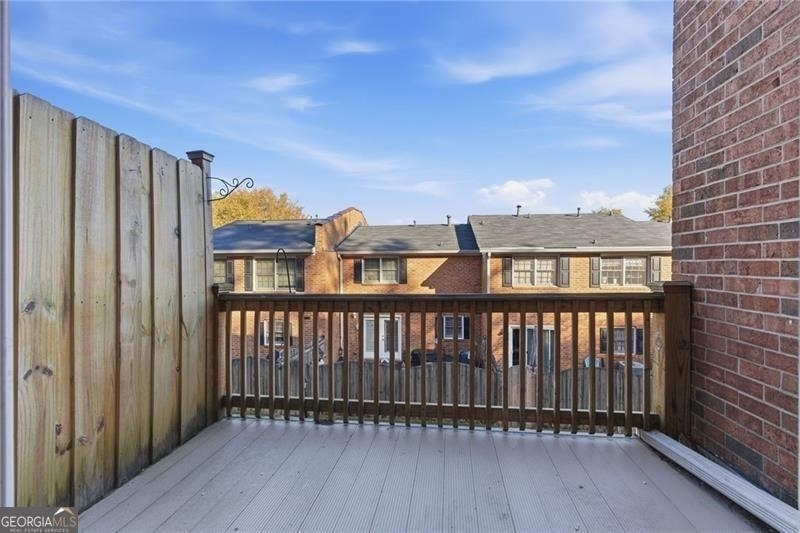 6520 Roswell Road - Photo 14