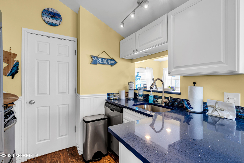 112 W Tide Way - Photo 9