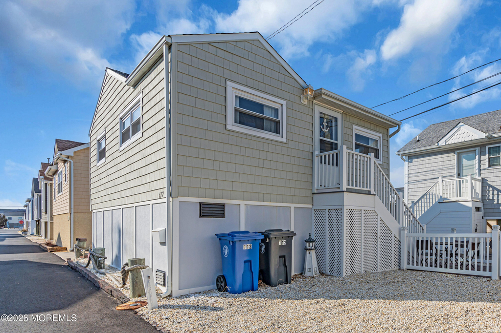 112 W Tide Way - Photo 1