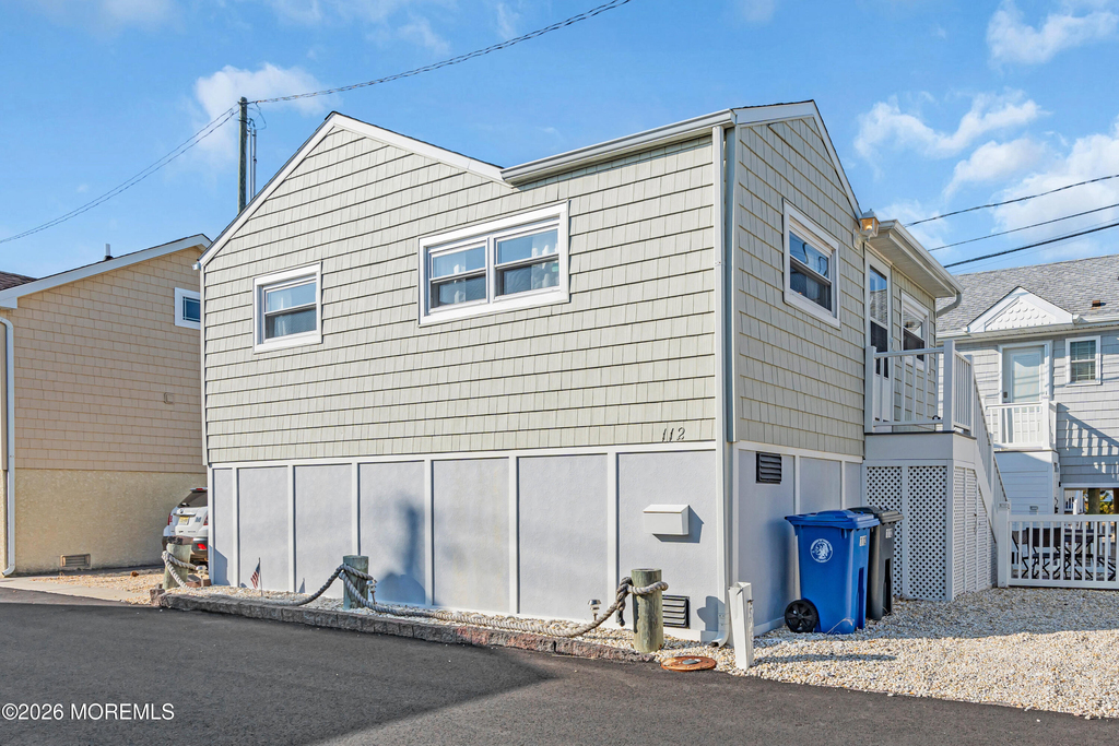 112 W Tide Way - Photo 2