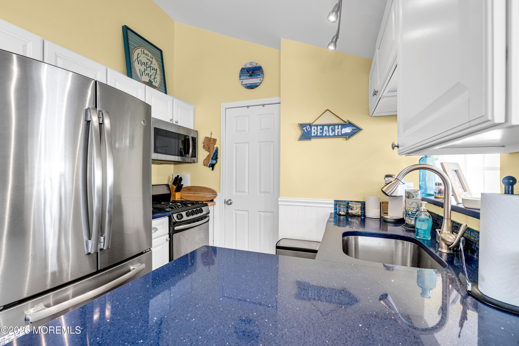 112 W Tide Way - Photo 8