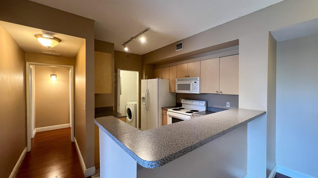 7950 N Nob Hill Road - Photo 5
