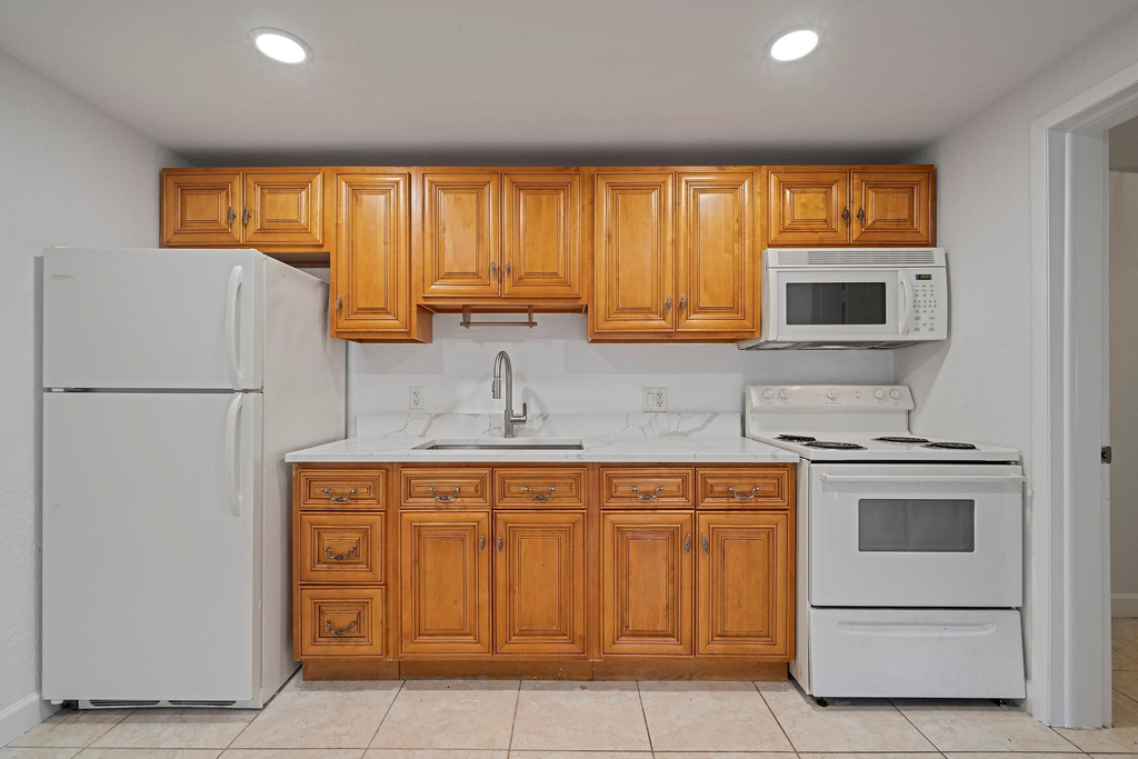 7110 Southgate Boulevard - Photo 9