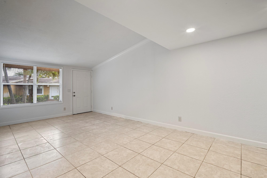7110 Southgate Boulevard - Photo 11