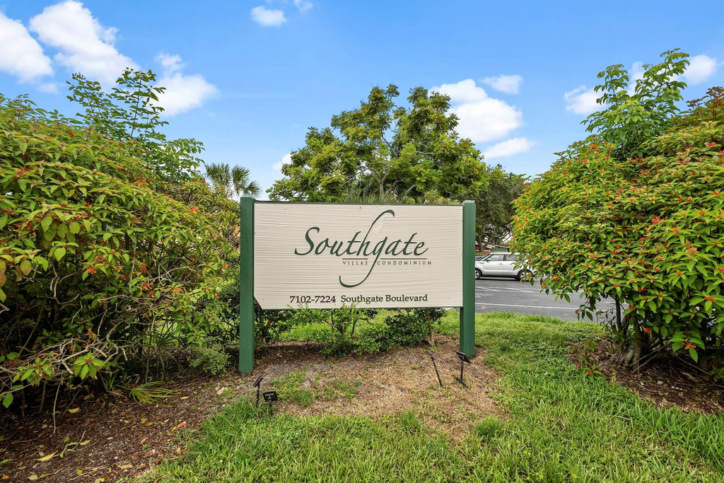7110 Southgate Boulevard - Photo 0