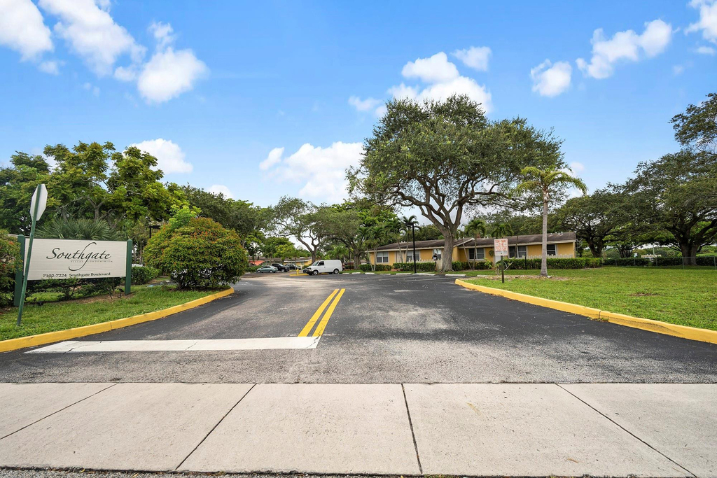 7110 Southgate Boulevard - Photo 17