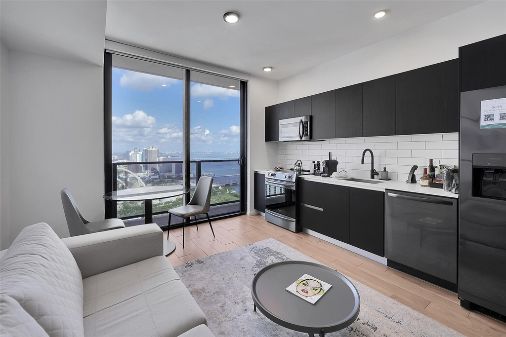 398 Ne 5th Street - Photo 1