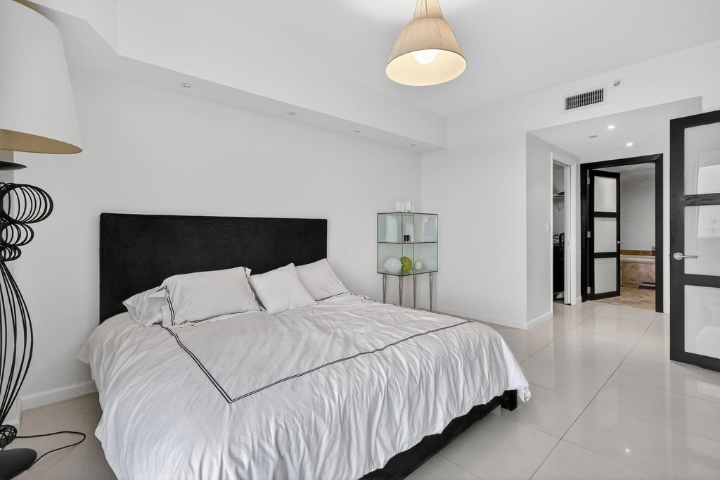 9595 Collins Avenue - Photo 21