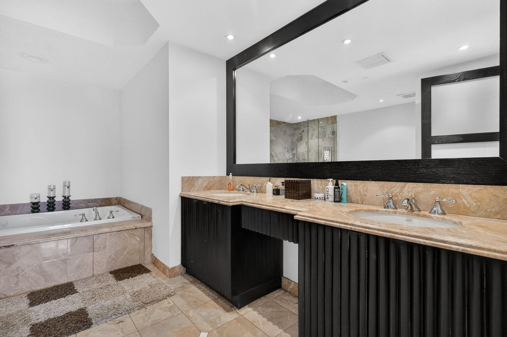 9595 Collins Avenue - Photo 27