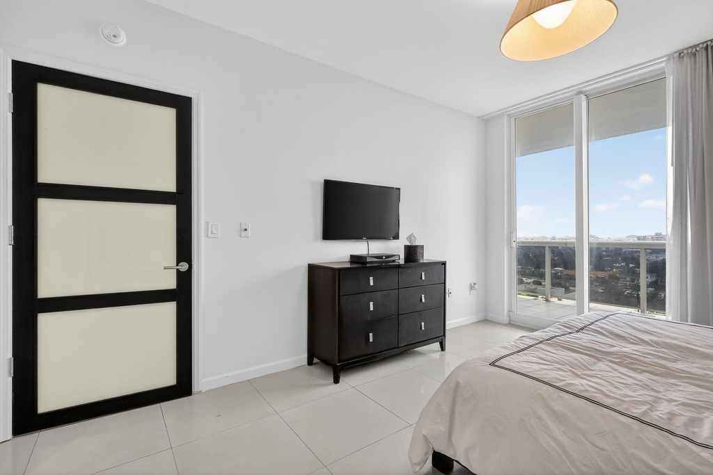 9595 Collins Avenue - Photo 24