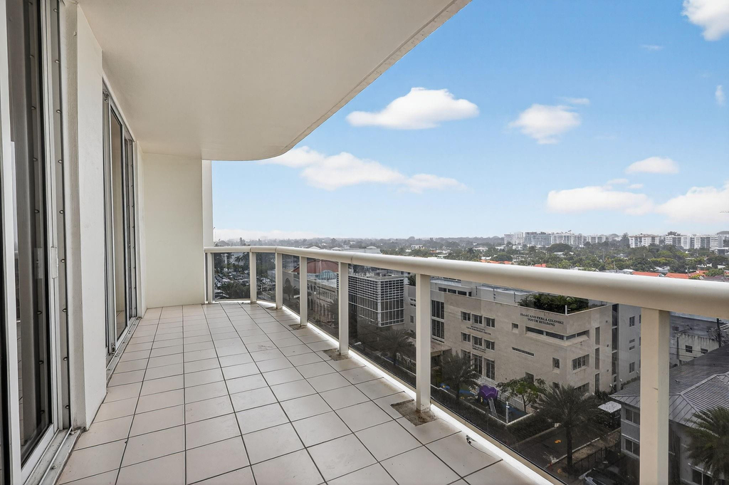 9595 Collins Avenue - Photo 36