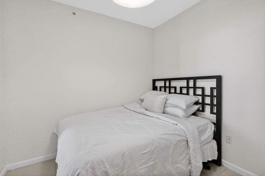9595 Collins Avenue - Photo 22