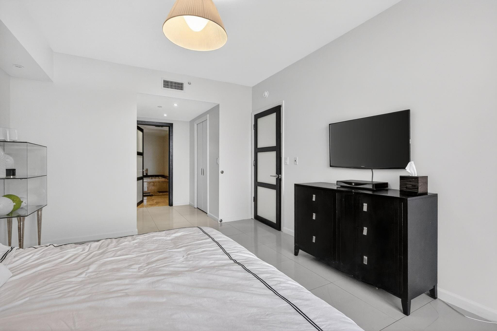 9595 Collins Avenue - Photo 19